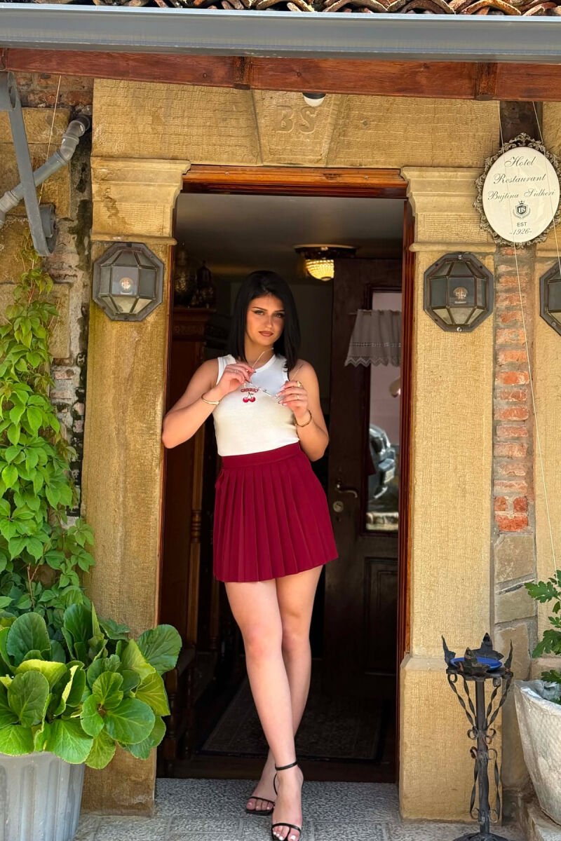 FUNDPANTALLONE NJE NGJYRESHE TENIS PER FEMRA NE NGJYRE VISHNJE - 1