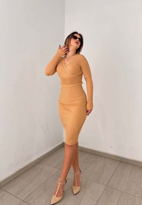 FUSTAN I GJATË NJË NGJYRËSH PËR FEMRA NË NGJYRËN BEZHË - 3