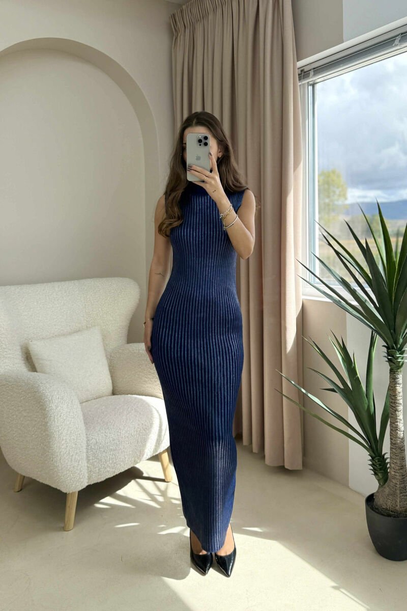 FUSTAN I GJATË PA MËNGË ME JAKË GOLF PËR FEMRA NË NGJYRË BLU TË ERRËT - 2