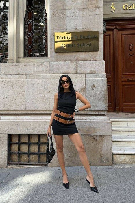 FUSTAN I SHKURTËR PA MËNGË ME DETAJIN E RRIPIT PËR FEMRA NË NGJYRË TË ZEZË - 3