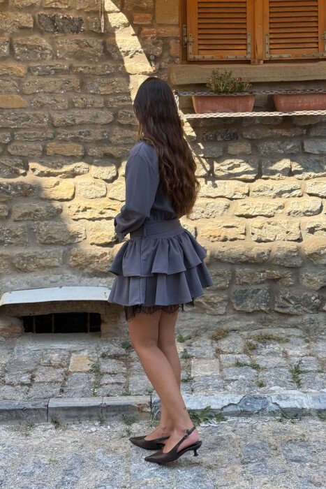 FUSTAN ME DETAJ RRIPI PER FEMRA NE NGJYRE GRI - 4