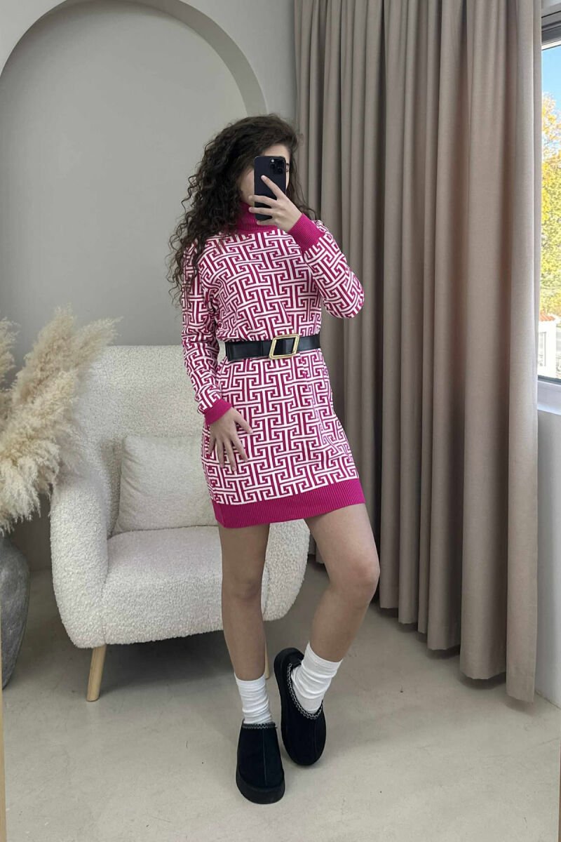 FUSTAN ME JAKË GOLF DHE ME DETAJIN E RRIPIT PËR FEMRA NË NGJYRË ROZË - 1