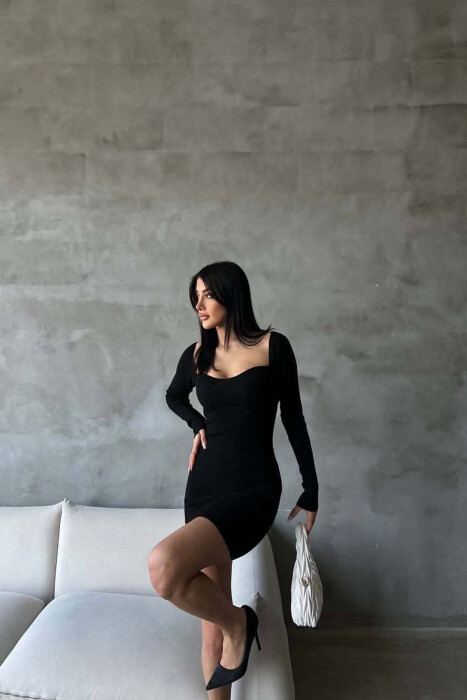 FUSTAN ME MENGE TE GJATA PER FEMRA NE NGJYRE TE ZEZE - 2