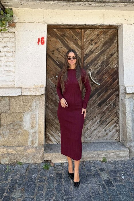 FUSTAN ME MENGE TE GJATA PER FEMRA NE NGJYRE VISHNJE - KLAUDIO FASHION