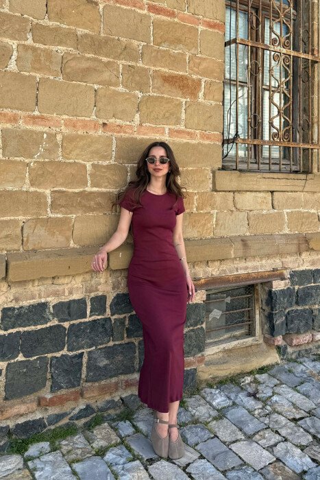 FUSTAN ME MENGE TE SHKURTA PER FEMRA NE NGJYRE VISHNJE - KLAUDIO FASHION