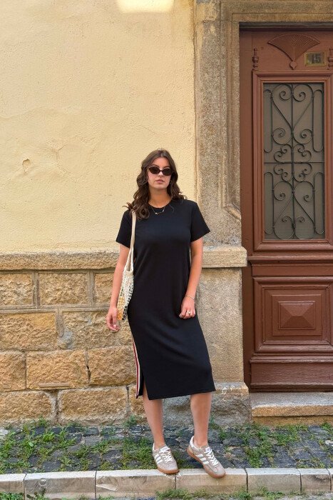 FUSTAN ME MENGE TE SHKURTA PER FEMRA NE NGJYRE TE ZEZE - 1