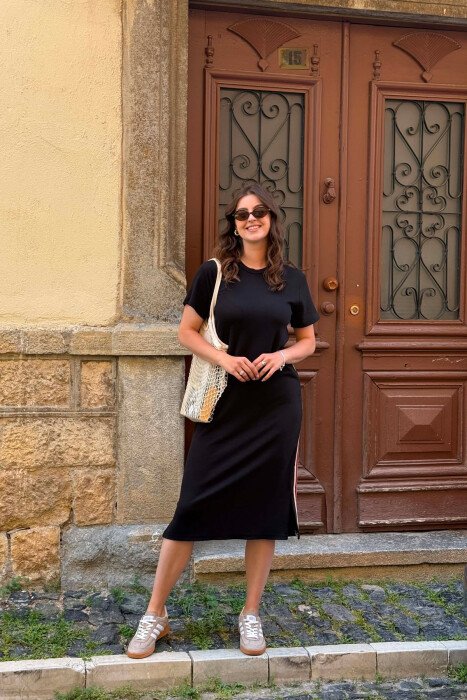FUSTAN ME MENGE TE SHKURTA PER FEMRA NE NGJYRE TE ZEZE - 3