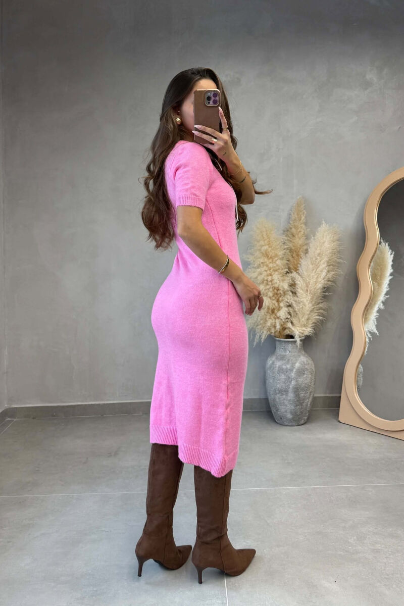 FUSTAN ME MENGE TE SHKURTRA DHE ME DETAJIN E SHALLIT PER FEMRA NE NGJYRE ROZE - 2