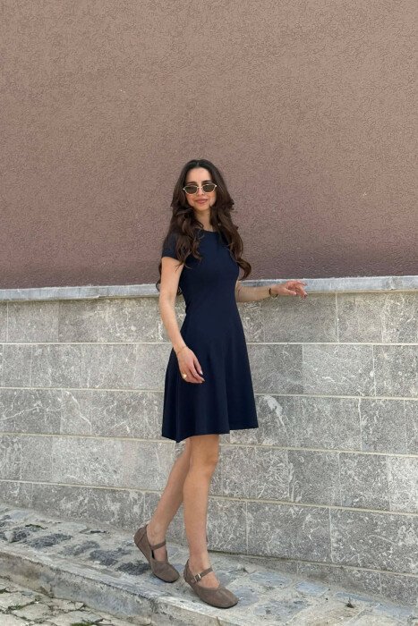 FUSTAN ME MENGE TE SHKURTRA PER FEMRA NE NGJYRE BLU TE ERRET - 3