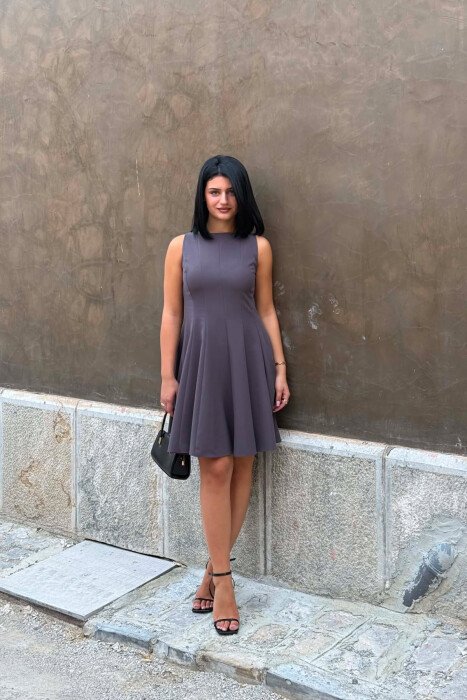 FUSTAN NJE NGJYRESH PA MENGE PER FEMRA NE NGJYRE GRI TE ERRET - KLAUDIO FASHION