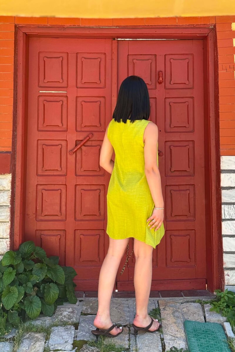 FUSTAN NJE NGJYRESH ME JAKE TE RRUMBULLAKET PER FEMRA NE NGJYRE JESHILE TE ZBARDHUR - 4