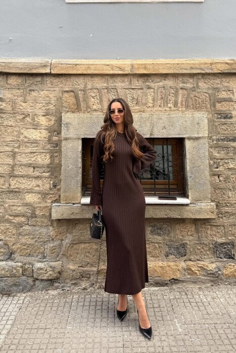 FUSTAN NJE NGJYRESH ME MENGE TE GJATA PER FEMRA NE NGJYRE KAFE - KLAUDIO FASHION