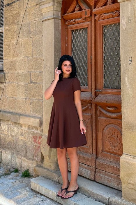 FUSTAN NJE NGJYRESH ME MENGE TE SHKURTRA PER FEMRA NE NGJYRE KAFE - 3
