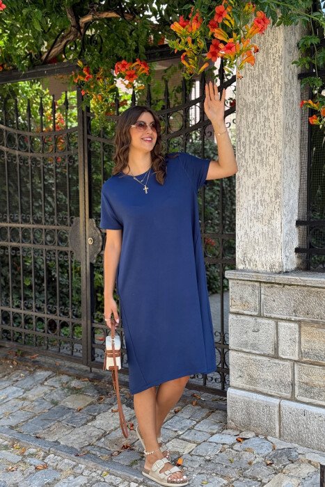 FUSTAN NJË NGJYRËSH PËR FEMRA NË NGJYRËN BLU - 1