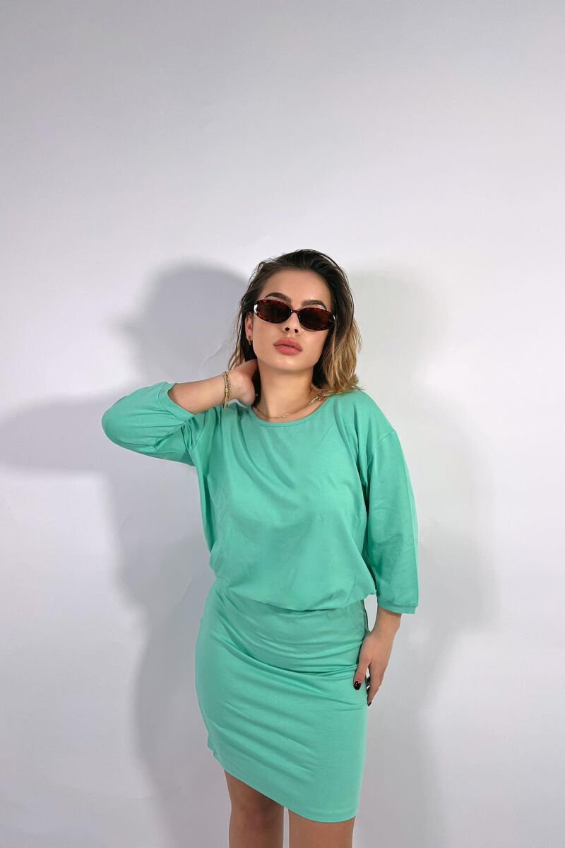 FUSTAN PËR FEMRA NË NGJYRËN MENTE - 5