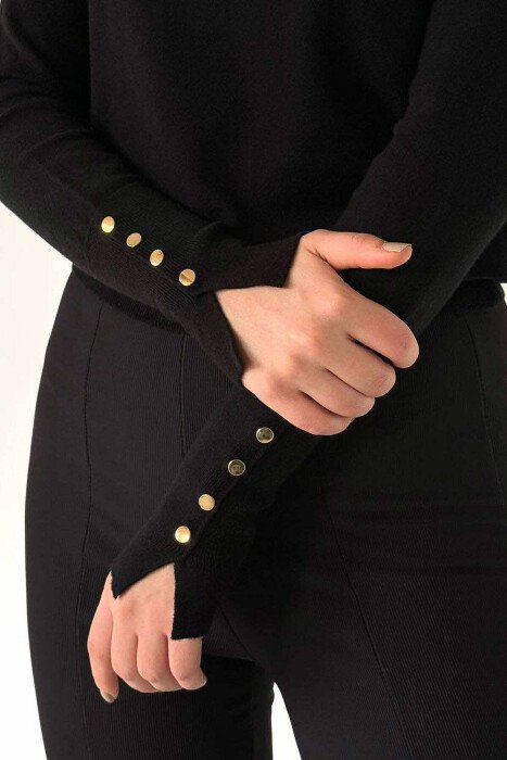 GOLD BUTTONS DETAILS ONE COLOR WOMEN SWEATER BLACK/ E ZEZE - 2
