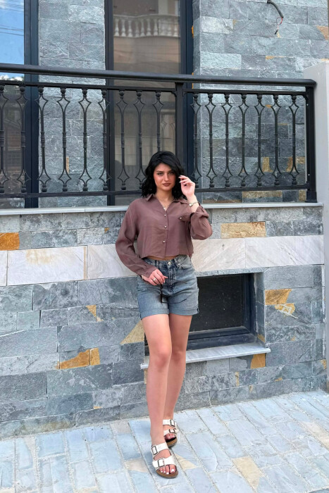 KEMISHE E SHKURTER NJE NGJYRESHE ME BUTONA PER FEMRA NE NGJYRE KAFE - KLAUDIO FASHION