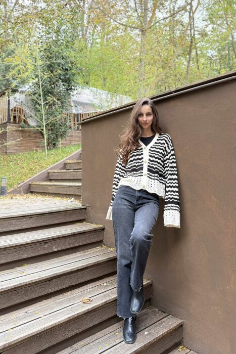 GOLD BUTTONS STRIPES WOMEN CARDIGAN BLACK-CREAM/ZEKR 