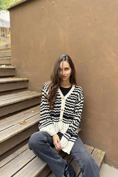 GOLD BUTTONS STRIPES WOMEN CARDIGAN BLACK-CREAM/ZEKR - 3