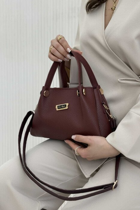 ÇANTË LËKURE ME LOGO PËR FEMRA NË NGJYRËN VISHNJË - KLAUDIO FASHION
