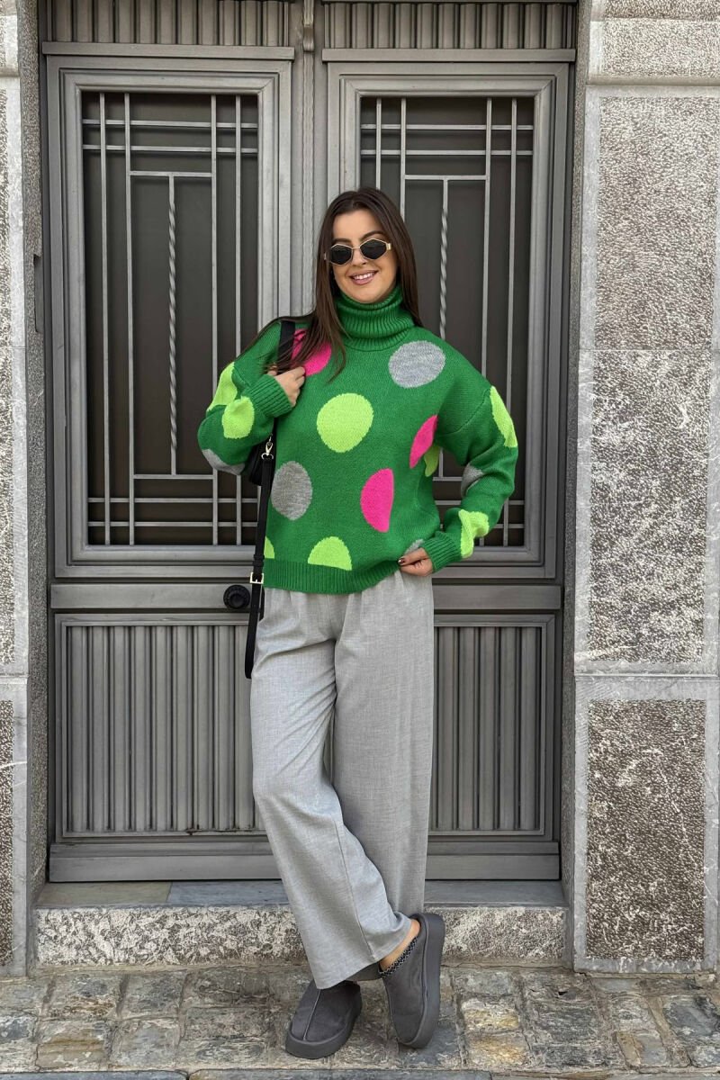 GOLF ME DIZAJN RRATHËSH PËR FEMRA NË NGJYRËN JESHILE - 1