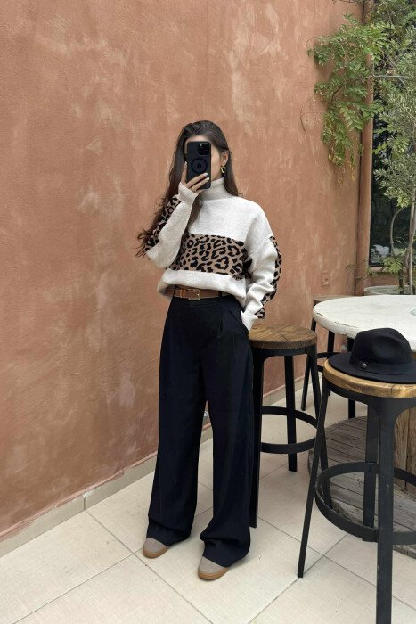 HIGH NECK LEO DESIGN WOMEN SWEATER LIGHT BEIGE/BZHZB 