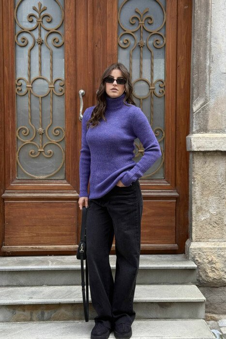 HIGH NECK SIMPLE ONE COLOR WOMEN SWEATER LIGHT PURPLE/LEZB - KLAUDIO FASHION