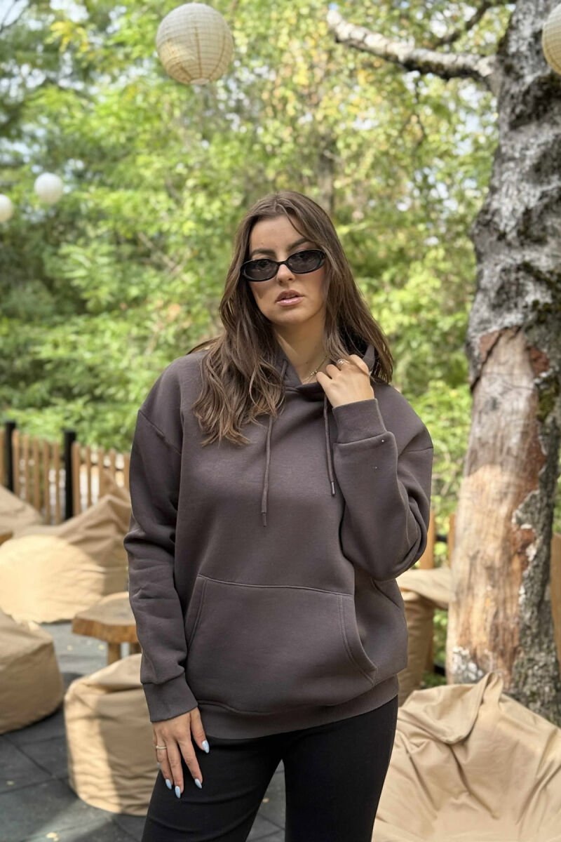 HOODIE E THJESHTË NJË NGJYRËSHE ME PUSH PËR FEMRA NË NGJYRËN GRI HIRI - 2