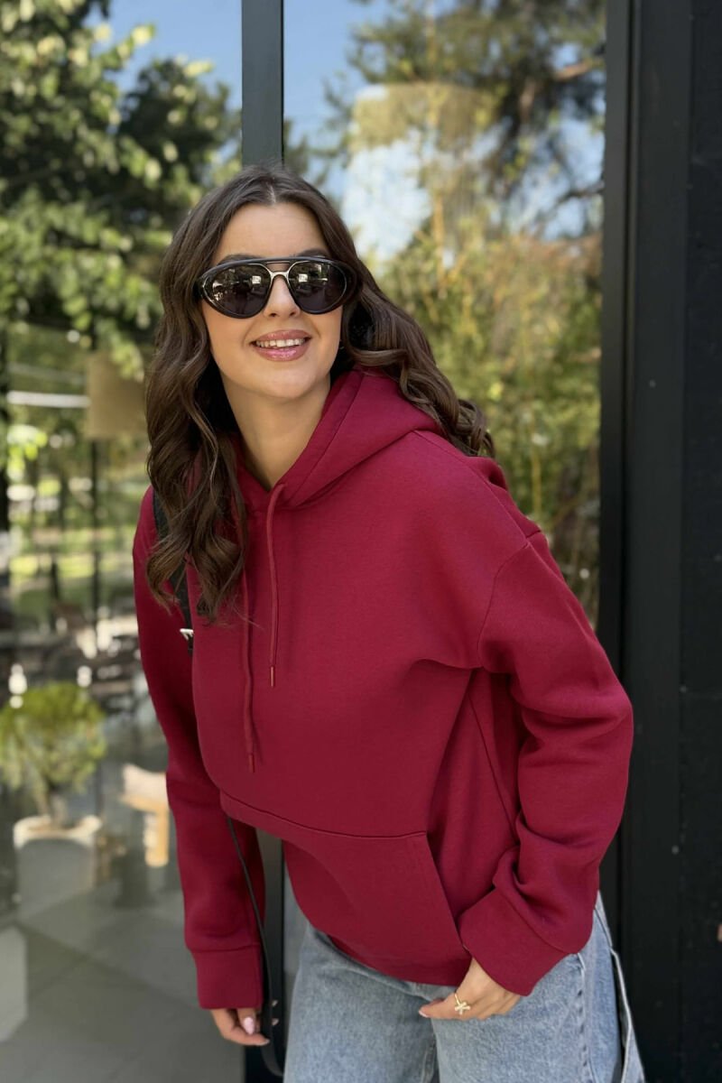 HOODIE E THJESHTË NJËNGJYRËSHE ME PUSH PËR FEMRA NË NGJYRË VISHNJË - 2