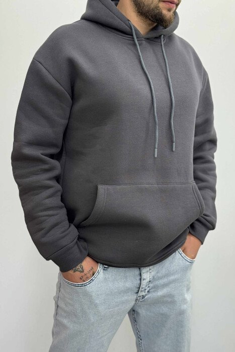 HOODIE E THJESHTË NJËNGJYRËSHE ME PUSH PËR MESHKUJ NË NGJYRËN GRI TË ERRËT - 3