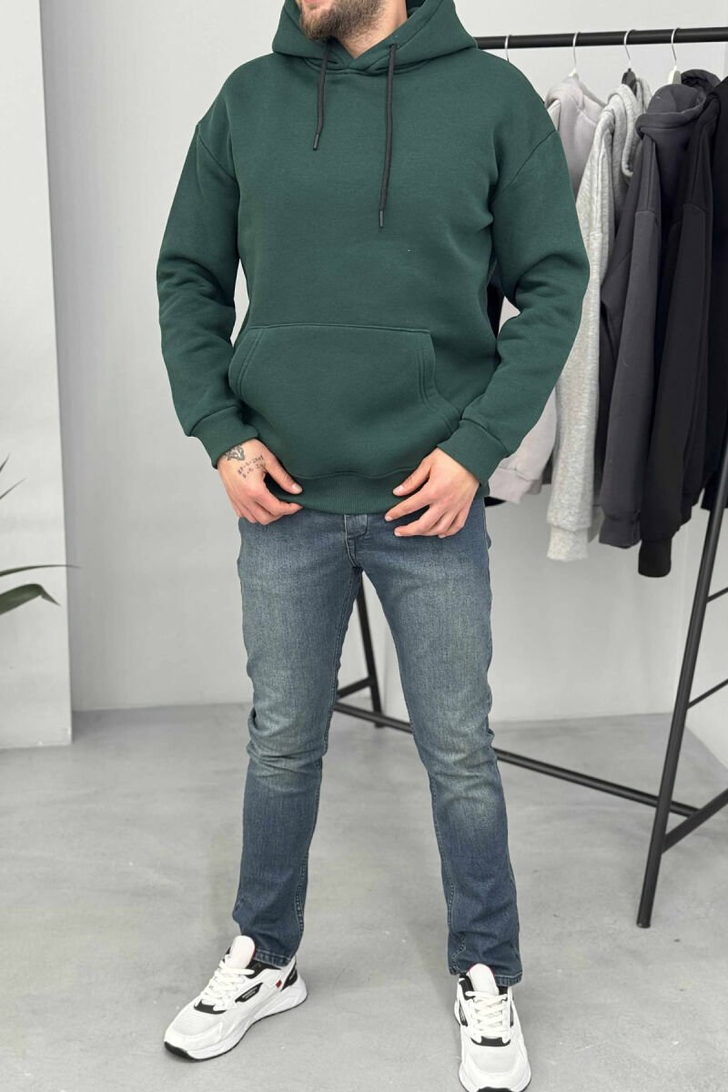 HOODIE E THJESHTË NJËNGJYRËSHE ME PUSH PËR MESHKUJ NË NGJYRËN JESHILE - 1