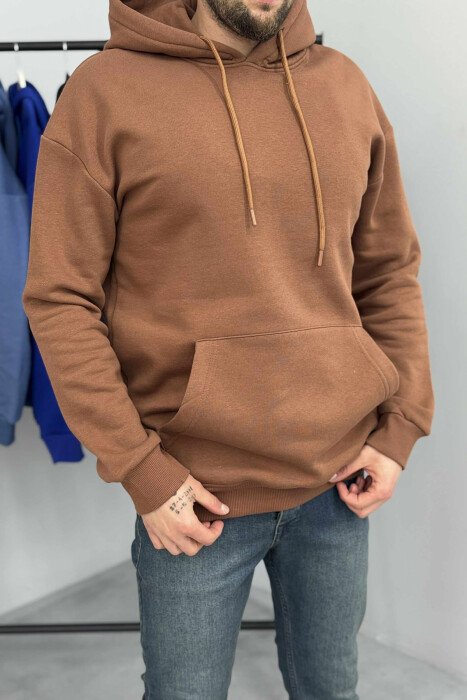 HOODIE E THJESHTË NJËNGJYRËSHE ME PUSH PËR MESHKUJ NË NGJYRËN KAFE - 2