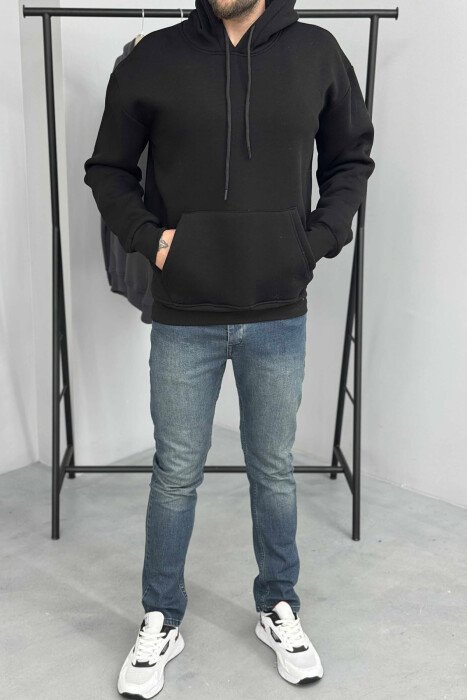 HOODIE E THJESHTË NJËNGJYRËSHE ME PUSH PËR MESHKUJ NË NGJYRËN TË ZEZË - 1