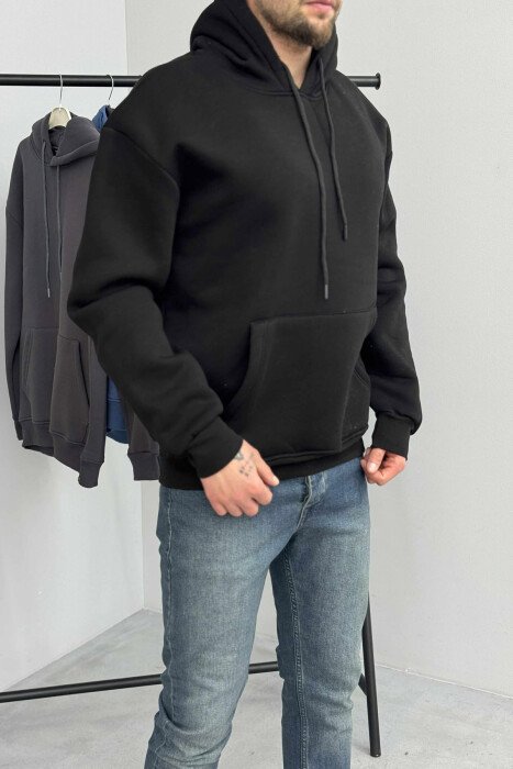 HOODIE E THJESHTË NJËNGJYRËSHE ME PUSH PËR MESHKUJ NË NGJYRËN TË ZEZË - 5