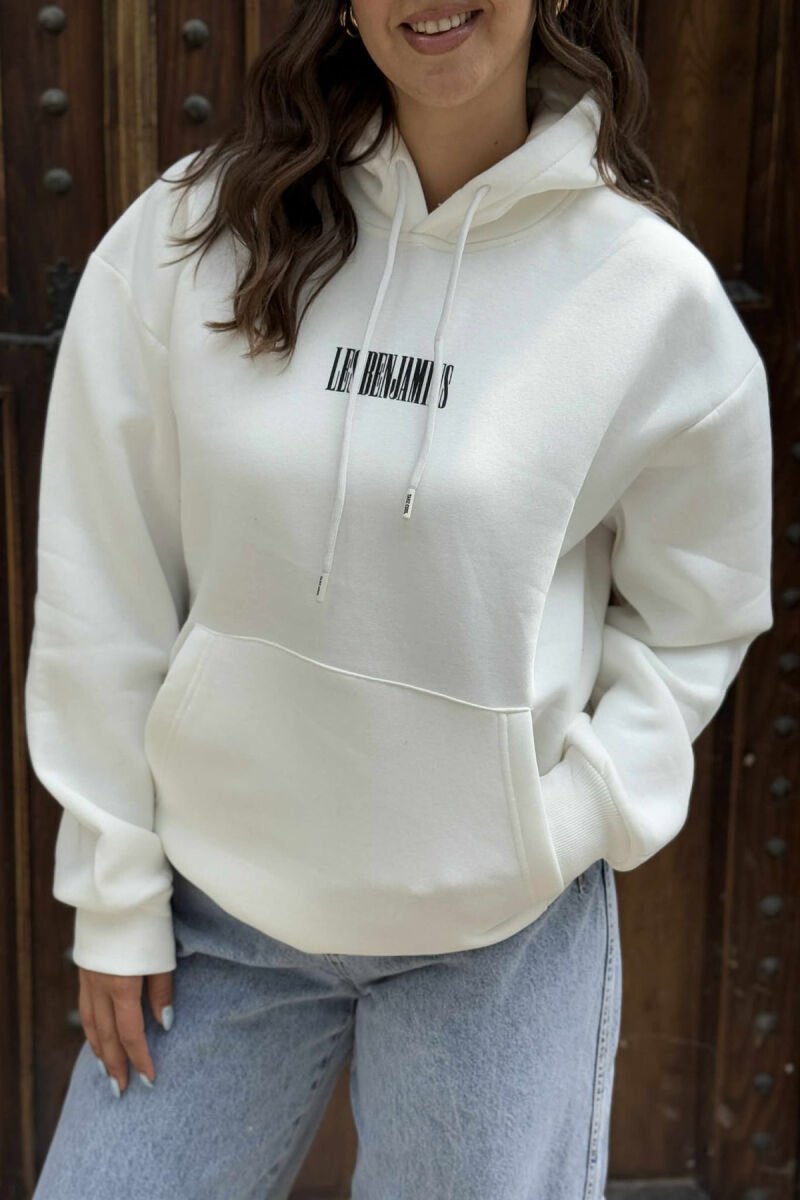 HOODIE ME PUSH DHE ME DIZANJ MBRAPA PËR FEMRA NË NGJYRËN E BARDHË - 4