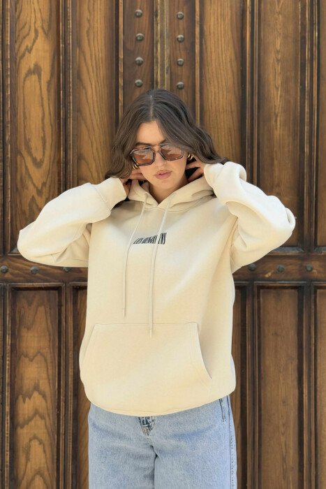 HOODIE ME PUSH DHE ME DIZANJ MBRAPA PËR FEMRA NË NGJYRËN KREM - 3