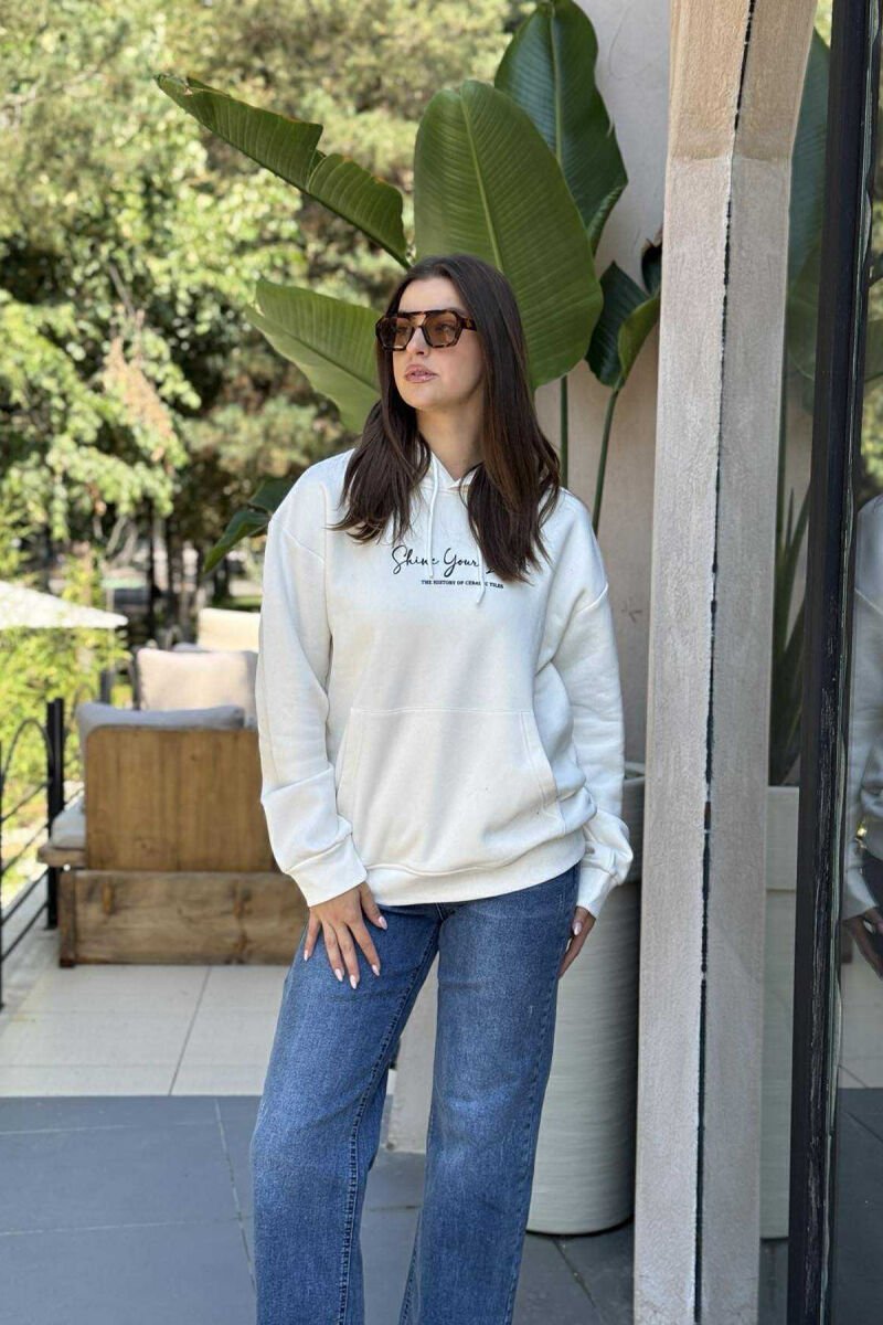 HOODIE ME PUSH DHE ME DIZANJ MBRAPA PËR FEMRA NË NGJYRËN KREM