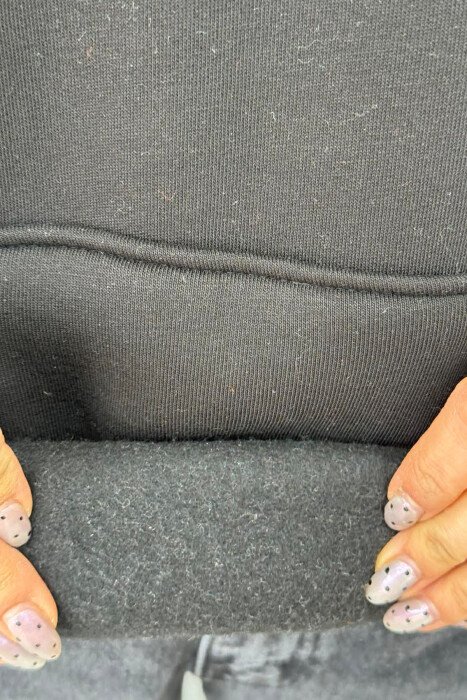 HOODIE ME PUSH DHE ME DIZJAN NE PJESEN PARA & PAS PER FEMRA NE NGJYRE TE ZEZE - 5