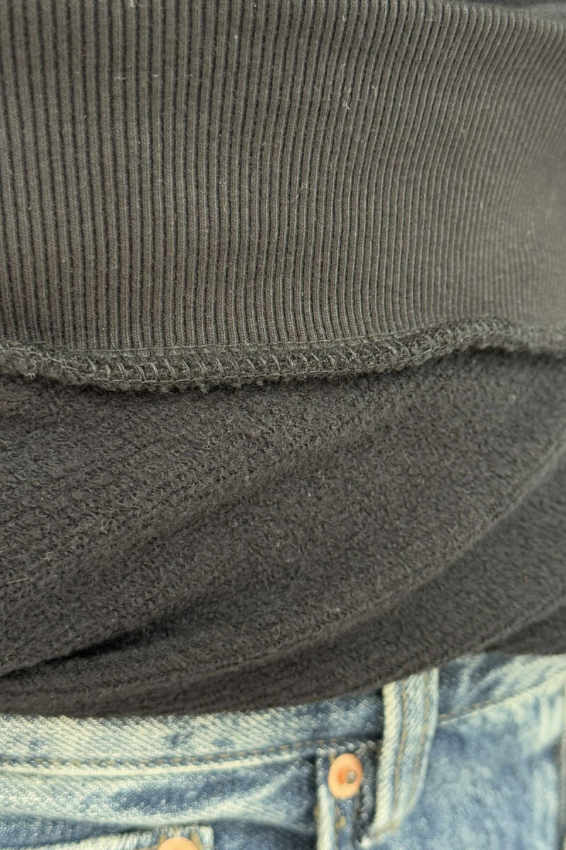 HOODIE ME PUSH DHE ME LOGO PARA PËR MESHKUJ NË NGJYRËN E ZEZË - 4