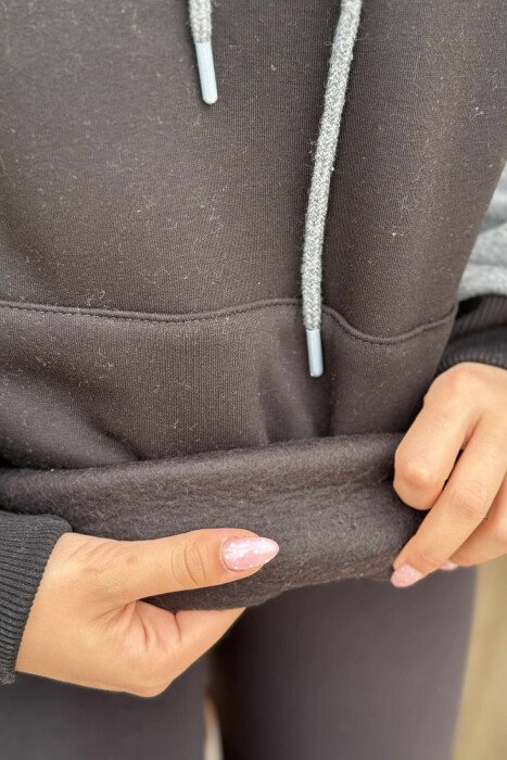 HOODIE ME PUSH DHE ME LOGO TË VOGËL PËR FEMRA NË NGJYRË TË ZEZË - 5