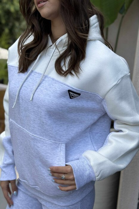 HOODIE ME PUSH DHE ME LOGO TË VOGËL PËR FEMRA NË NGJYRËN GRI TË ZBARDHUR - 4
