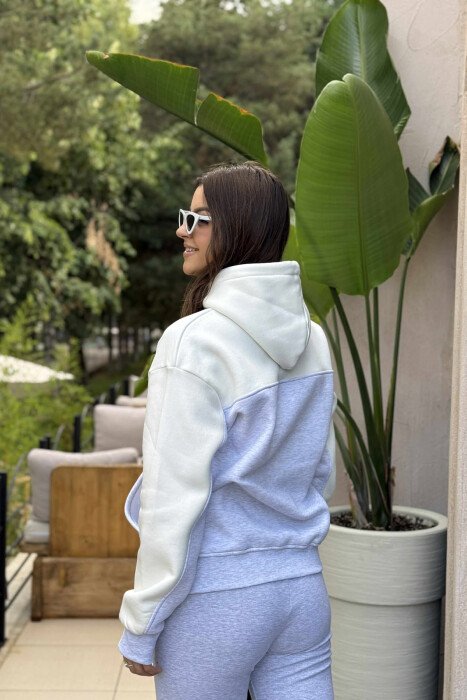 HOODIE ME PUSH DHE ME LOGO TË VOGËL PËR FEMRA NË NGJYRËN GRI TË ZBARDHUR - 3