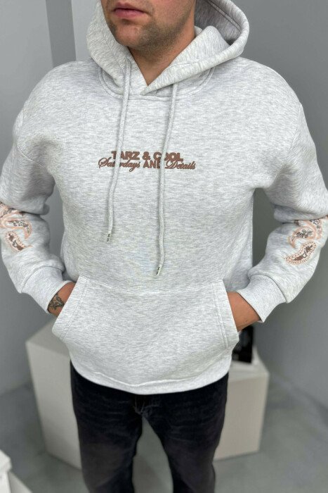 HOODIE ME PUSH DHE ME SHKRIM PARA PËR MESHKUJ NË NGJYRE GRI TE ZBARDHUR - 2