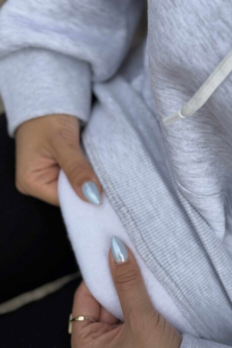 HOODIE ME PUSH DHE SHKRIM MINIMALIST NË PJESEN PARA PËR FEMRA NË NGJYRË GRI TË ZBARDHUR - 5
