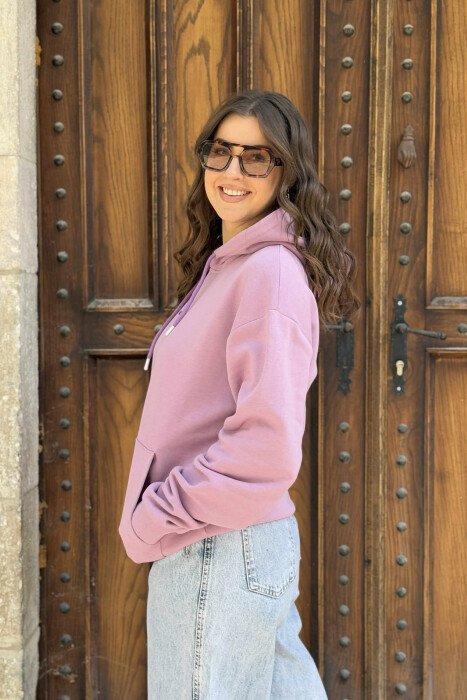 HOODIE ME PUSH DHE SHKRIM MINIMALIST NË PJESEN PARA PËR FEMRA NË NGJYRË LEJLA - 3