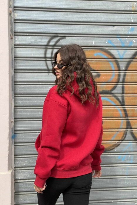 HOODIE ME PUSH DHE SHKRIM MINIMALIST NË PJESEN PARA PËR FEMRA NË NGJYRË TË KUQE - 3