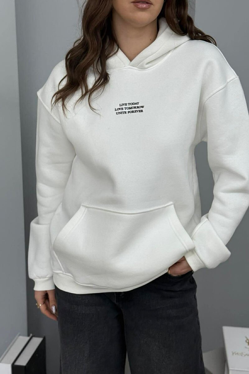 HOODIE ME PUSH DHE SHKRIME NE PJESEN PARA PER FEMRA NE NGJYRE TE BARDHE - 4