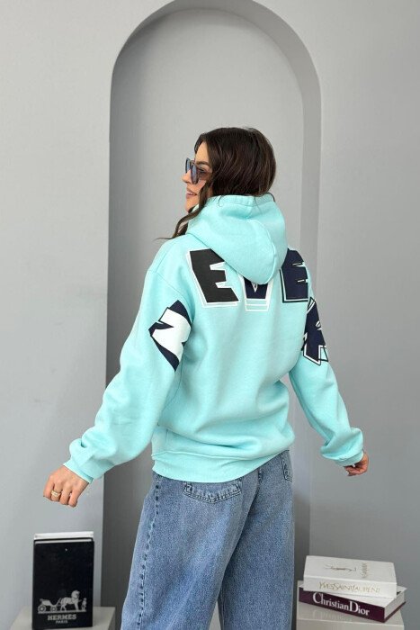 HOODIE ME PUSH ME SHKRIME NE PJESEN E PASME PER FEMRA NE NGJYRE BLU ME MENTE - 3