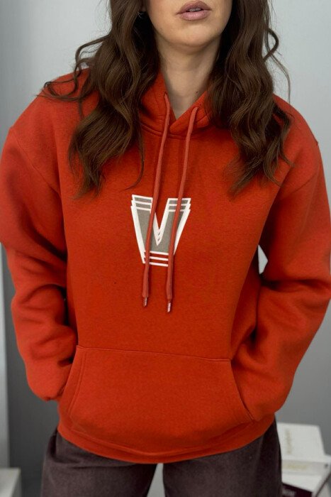 HOODIE ME PUSH ME SHKRIME NE PJESEN E PASME PER FEMRA NE NGJYRE PORTOKALLI - 3
