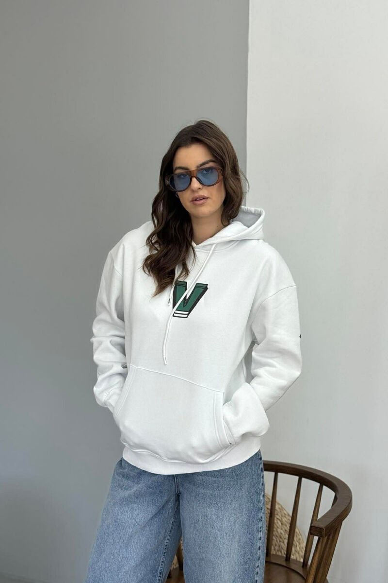 HOODIE ME PUSH ME SHKRIME NE PJESEN E PASME PER FEMRA NE NGJYRE TE BARDHE - 1